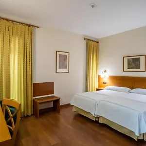 Hotel Yit Conquista De